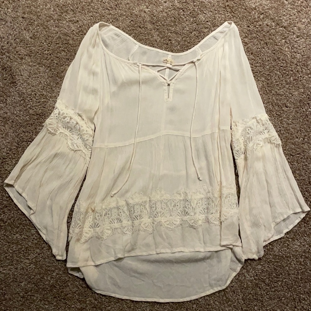 White lace long sleeve top